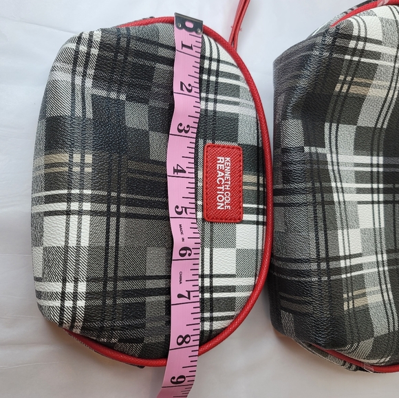 2 KENNETH COLE REACTION cosmetic bags - Picture 5 of 12
